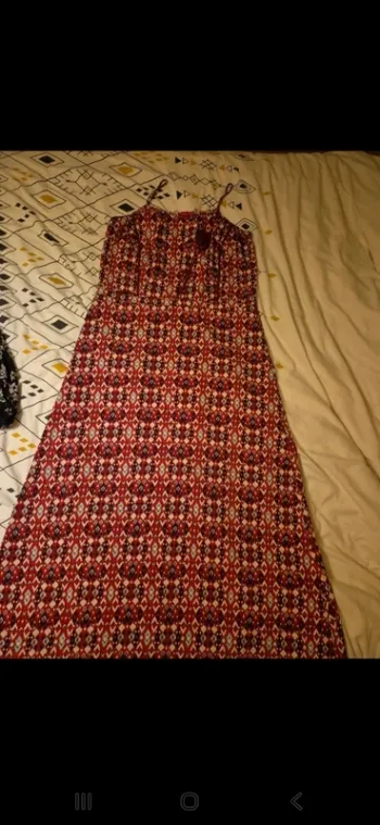 Lot de 12 vêtements taille 44 avec un peu 46