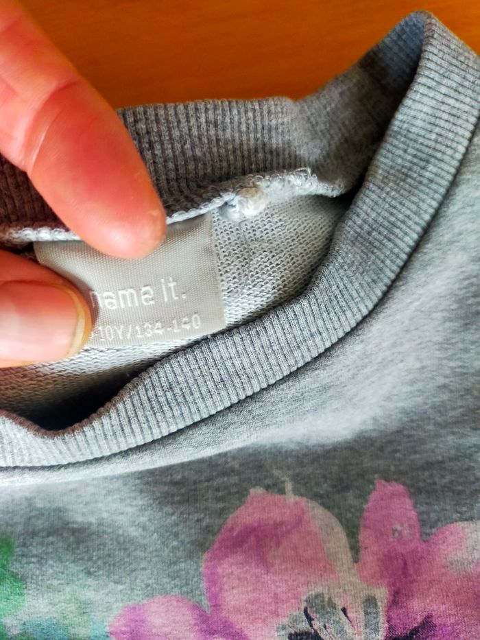 Lot pull fleurie 12/14 ans - photo numéro 3