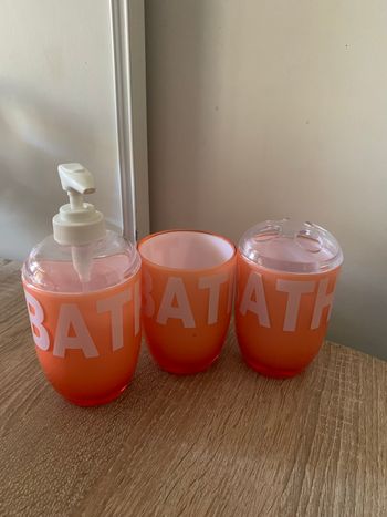 Ensemble accessoires de salle de bain 