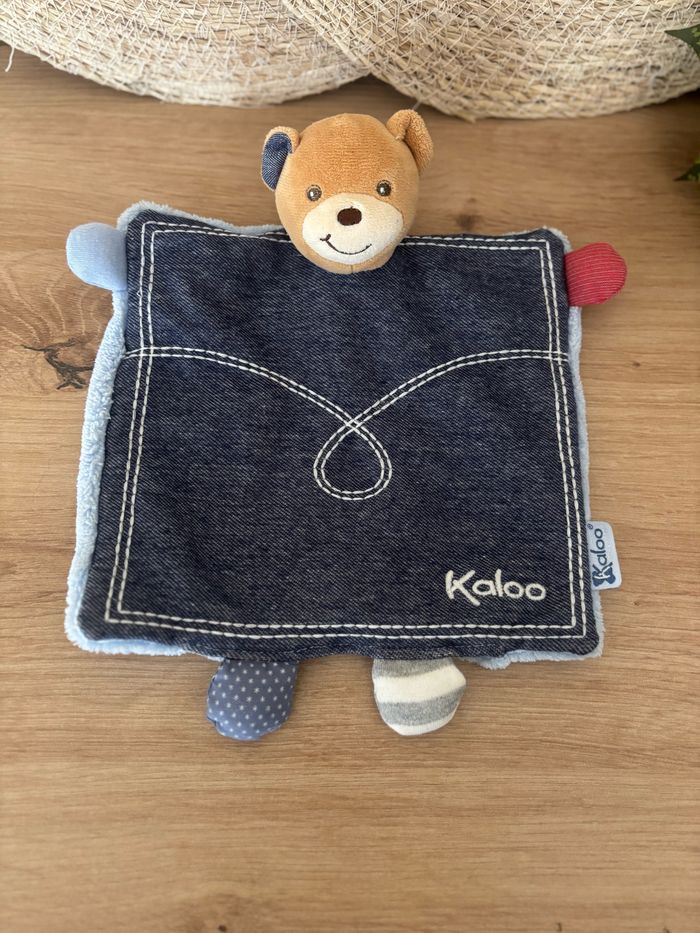Doudou plat marionnette ours bleu jean kaloo
