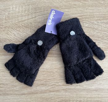Gants mitaines noirs tout doux neuf Claire's