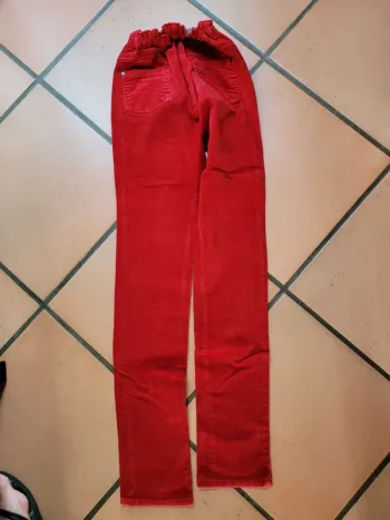 Pantalon  velours rouge 12 ans tbe