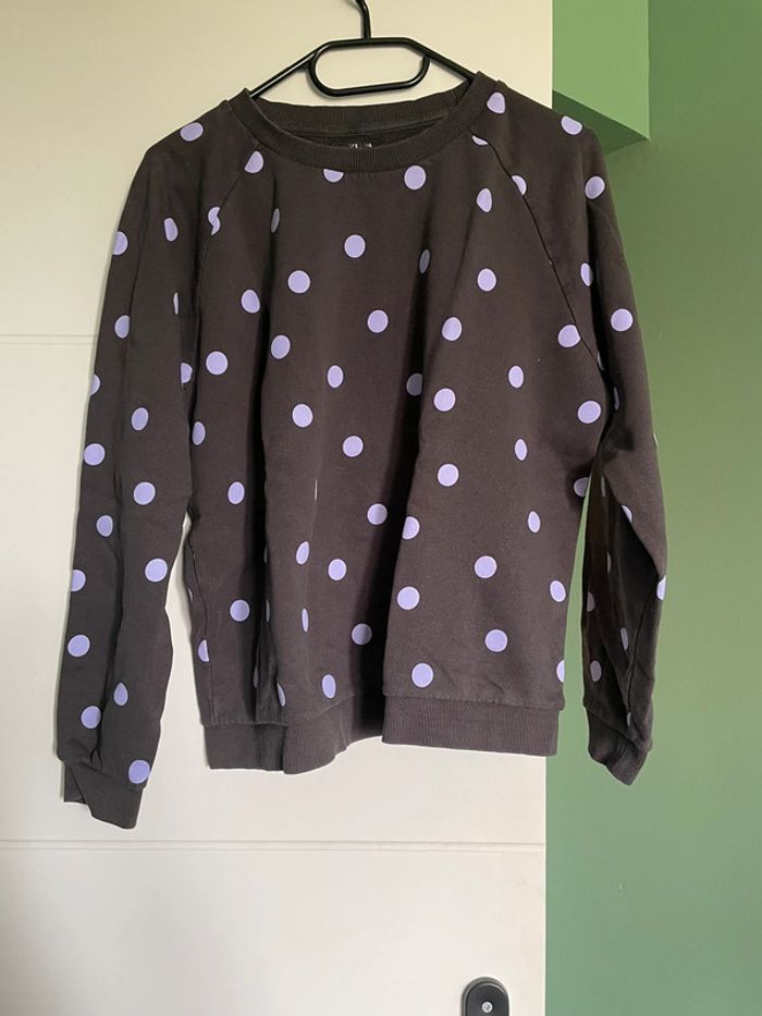 Pull sweat gris à pois