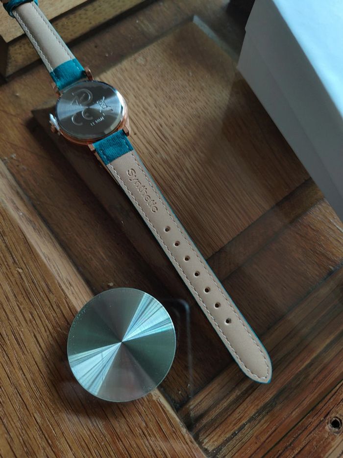 Montre Rodier Cadran Rose Gold et bracelet bleu vert - photo numéro 4