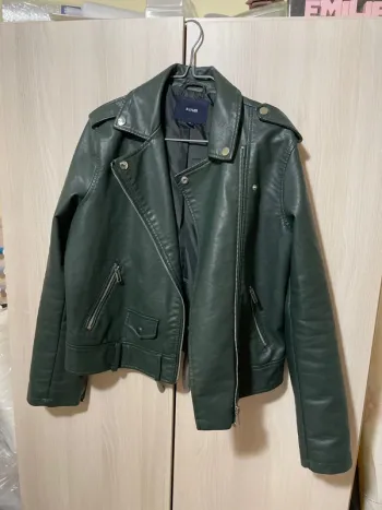 veste simili cuir