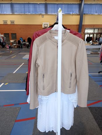 Blouson CUIR 38 Mango neuf