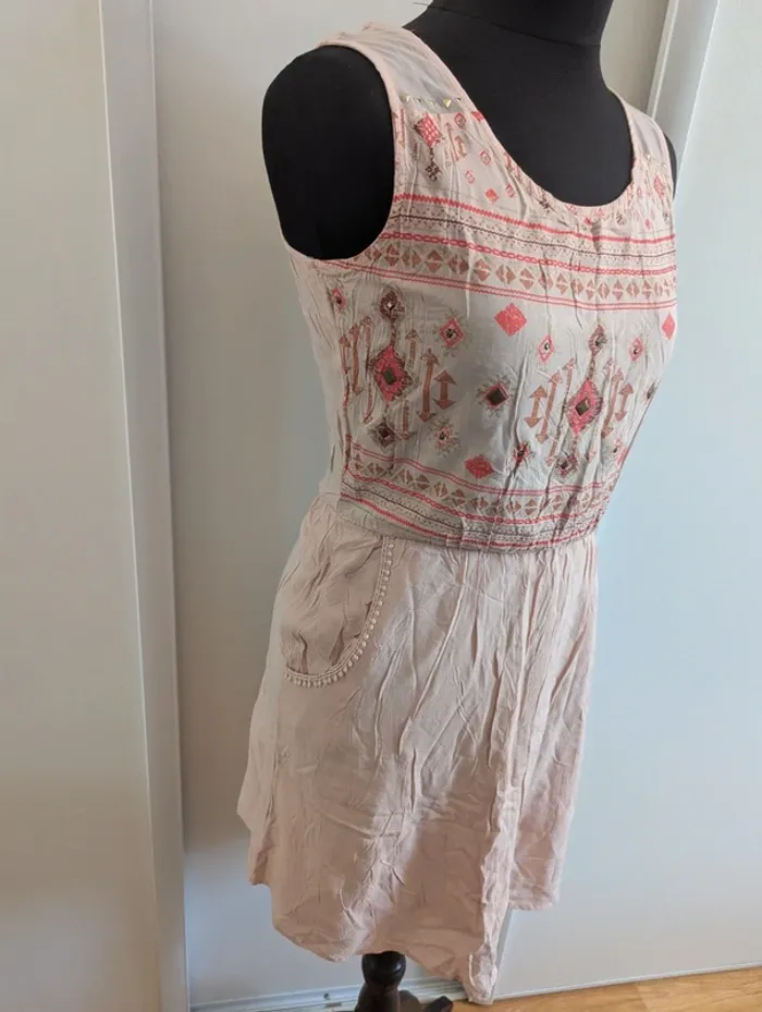 Robe Jennyfer - photo numéro 3