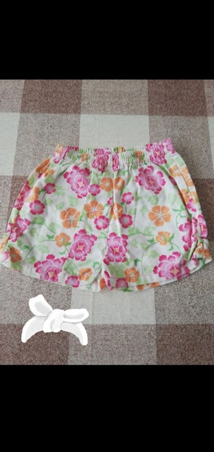 Short à fleurs multicolores 24 mois - photo numéro 2