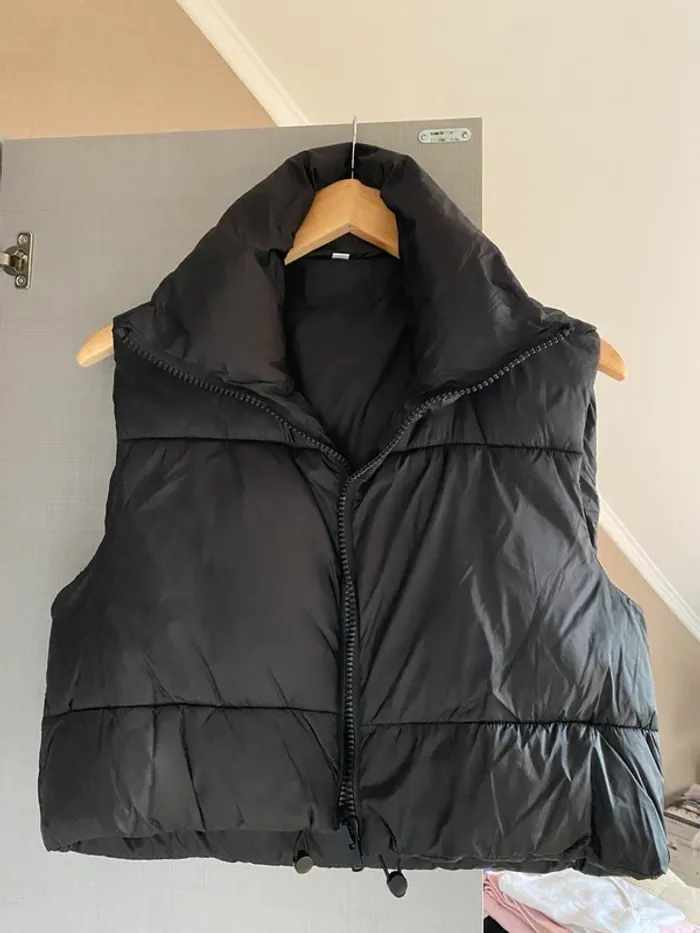 Veste sans manches courtes noire taille S