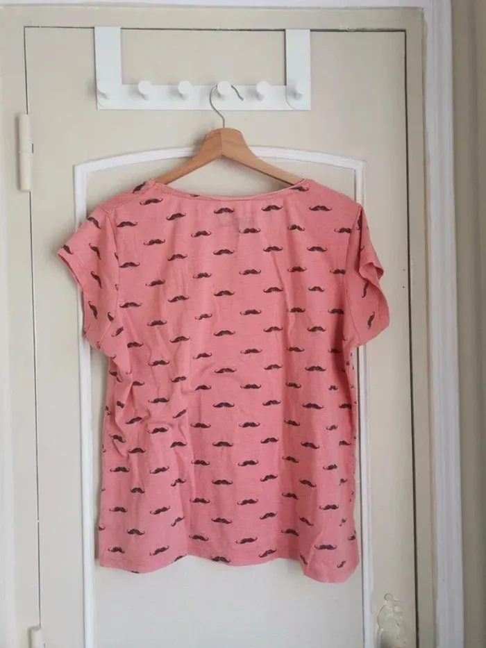 T shirt Femme - Motifs moustaches taille 44 - photo numéro 3