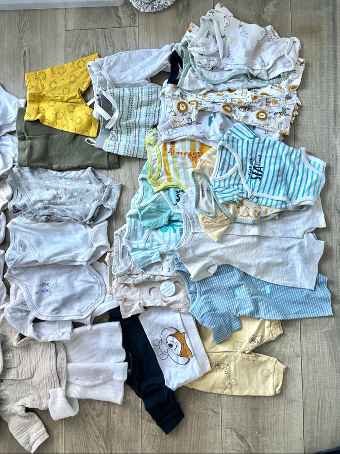 Lot vêtements 1 mois - photo numéro 2