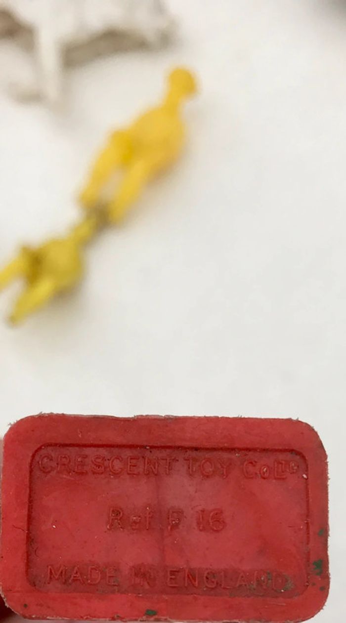 Ancienne figurine Crescent - photo numéro 3