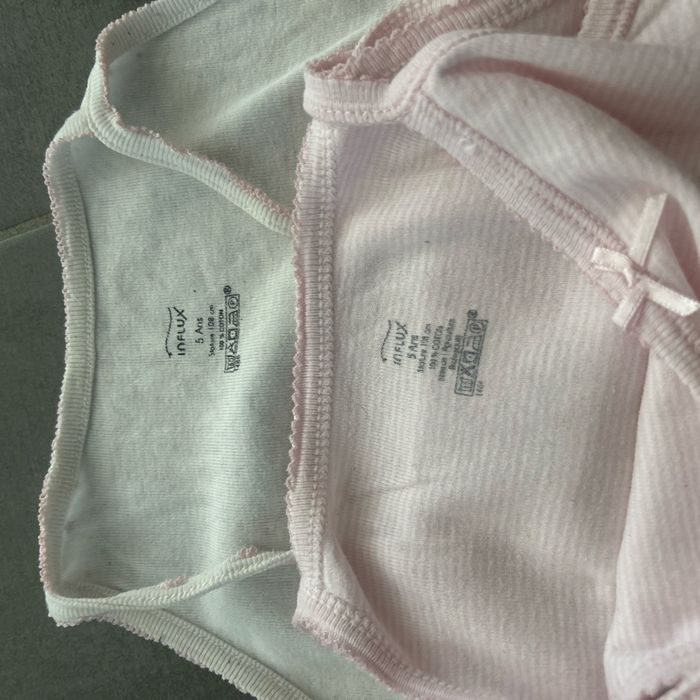 Lot maillots de corps 5 ans - photo numéro 3