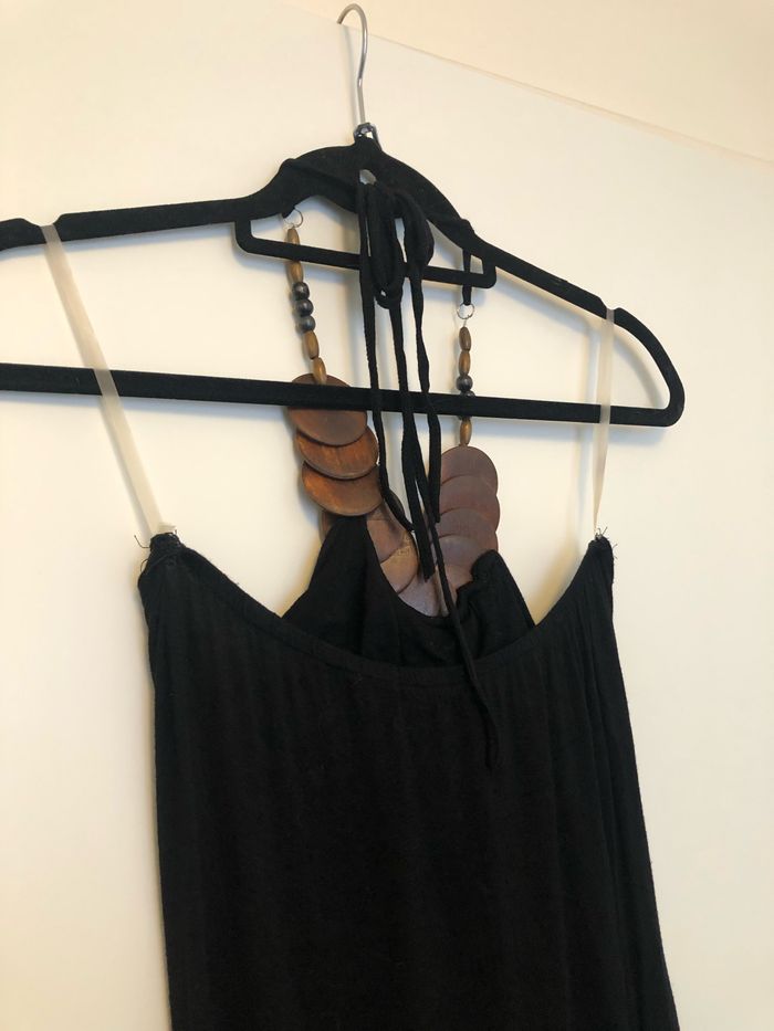 Robe noire dos nu - photo numéro 3