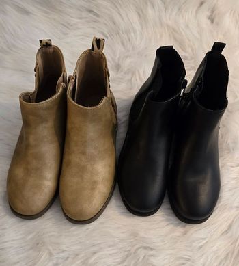 Neuves (non portées)👌👌 😍🤩⚘️🩷deux paires de bottines fille pointure 33 😍🤩⚘️🩷