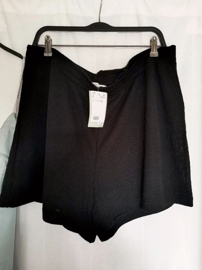 Short noir grande taille neuf avec étiquette - photo numéro 3