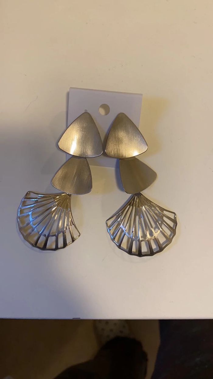 Boucles d’oreilles neuves