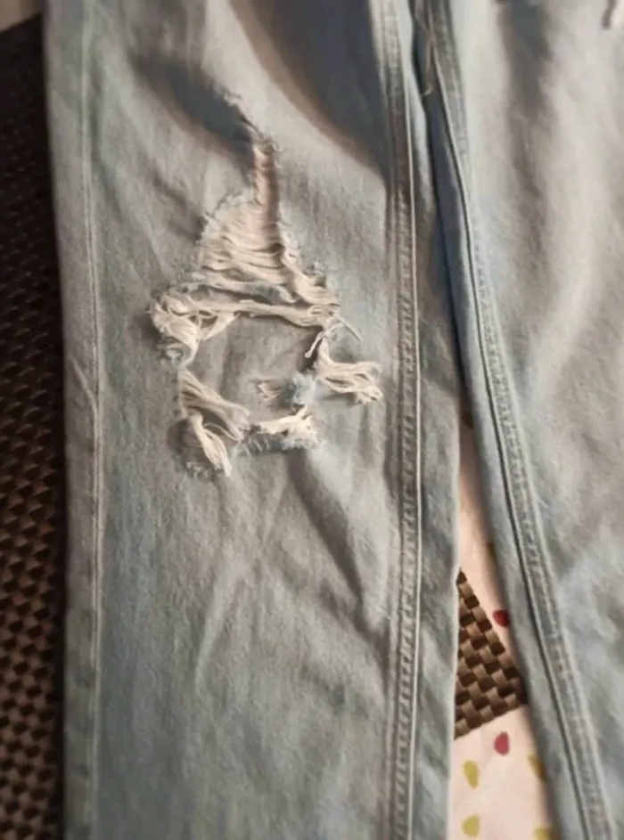 Jean troué  mango  xxs  neuf - photo numéro 2