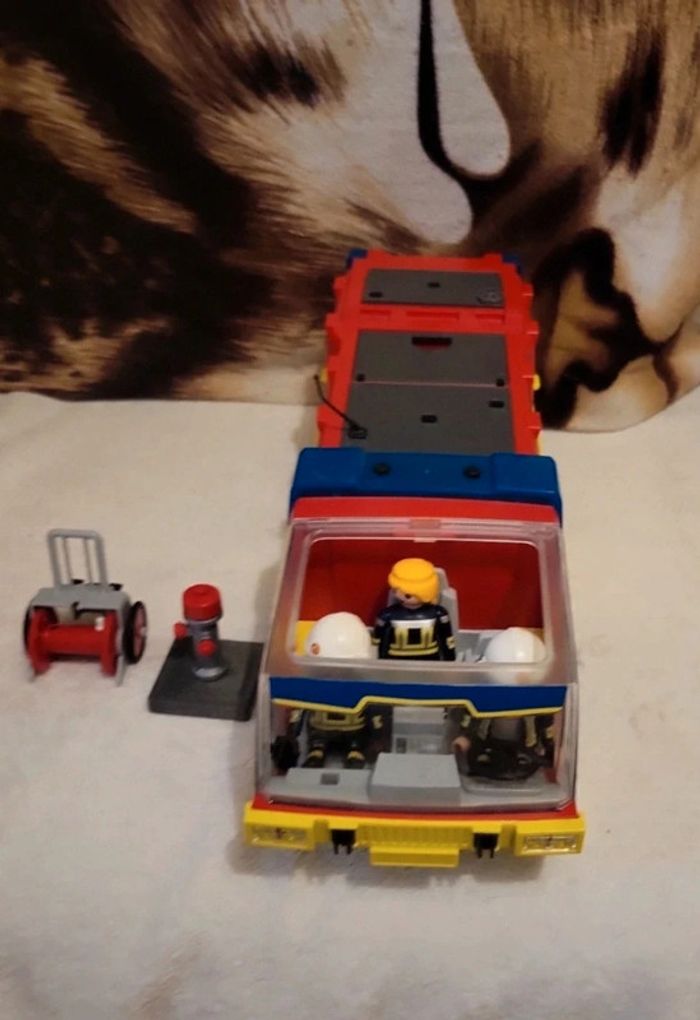 Camion de pompiers playmobil - photo numéro 3