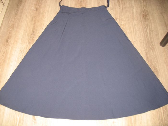 JUPE LONGUE AMPLE BLEU MARINE - NEUVE - TAILLE L - n°01
