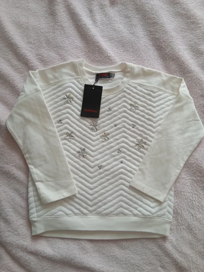 Joli sweat neuf Catimini 5 ans