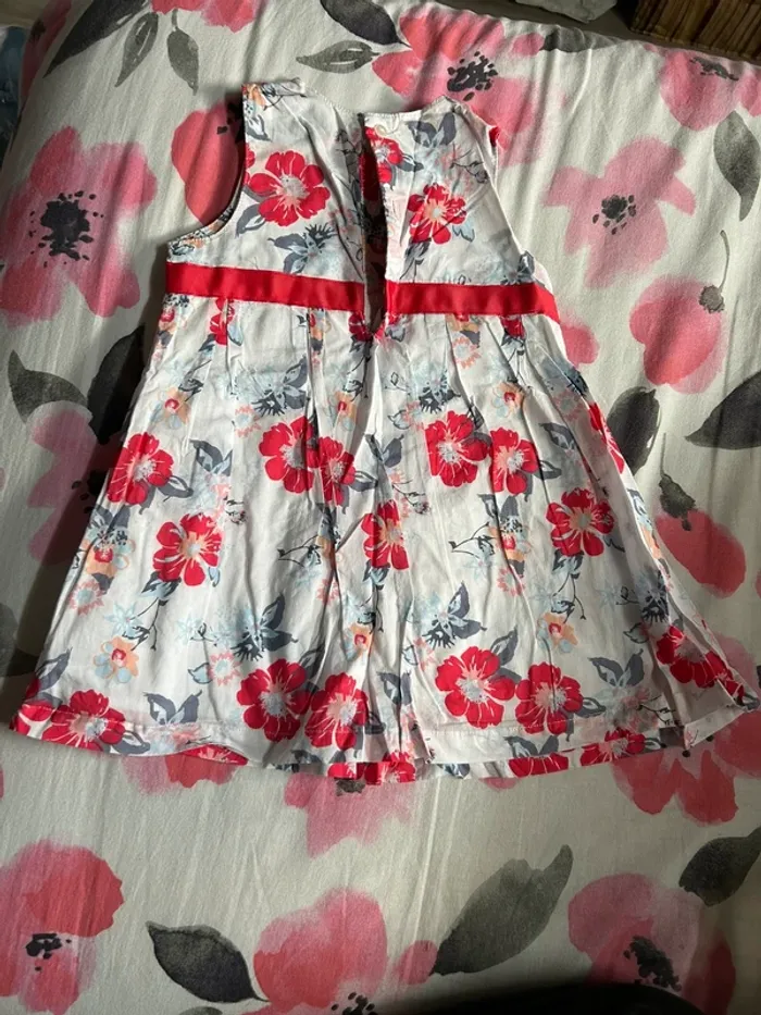 Robe à fleurs - photo numéro 2