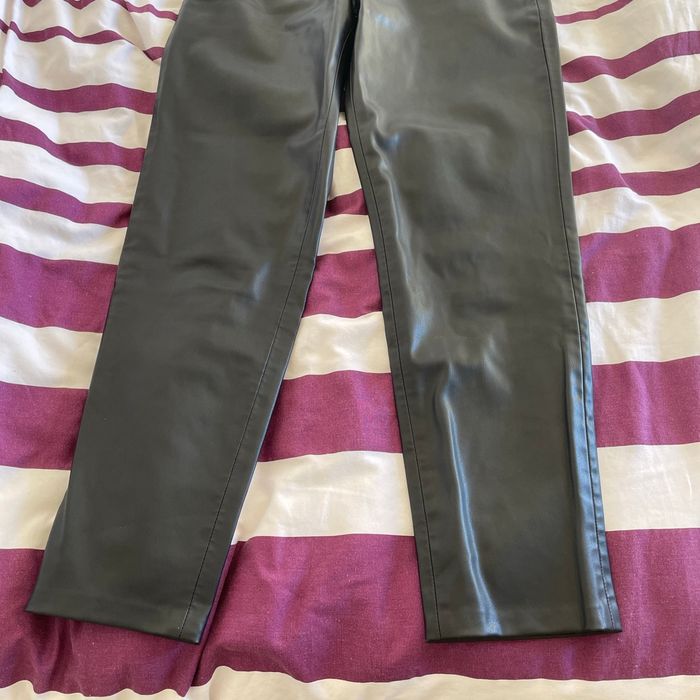 Pantalon en similicuir - photo numéro 2