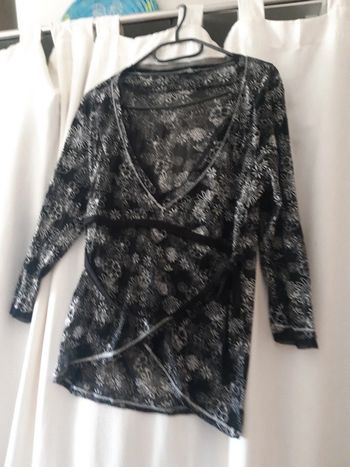 Tunique noire et blanche, clara vitti