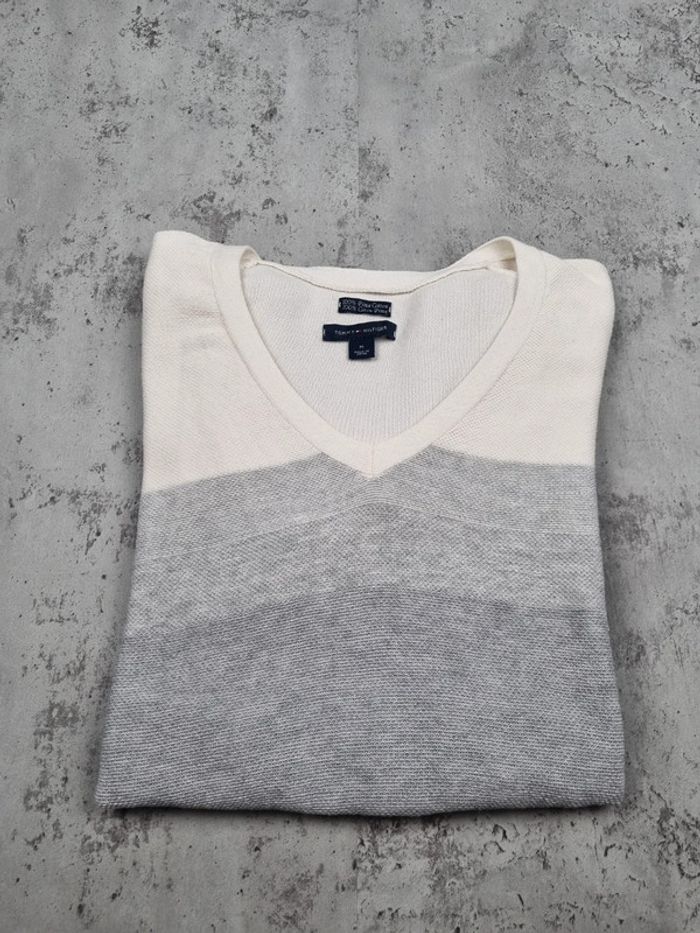Pull col V Tommy Hilfiger – Dégradé de gris – Taille M/38 Femmes - photo numéro 2