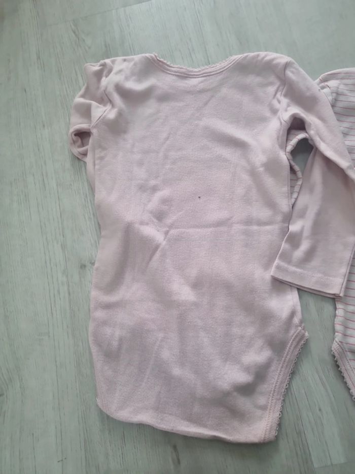 Lot bodies 24 mois - photo numéro 5