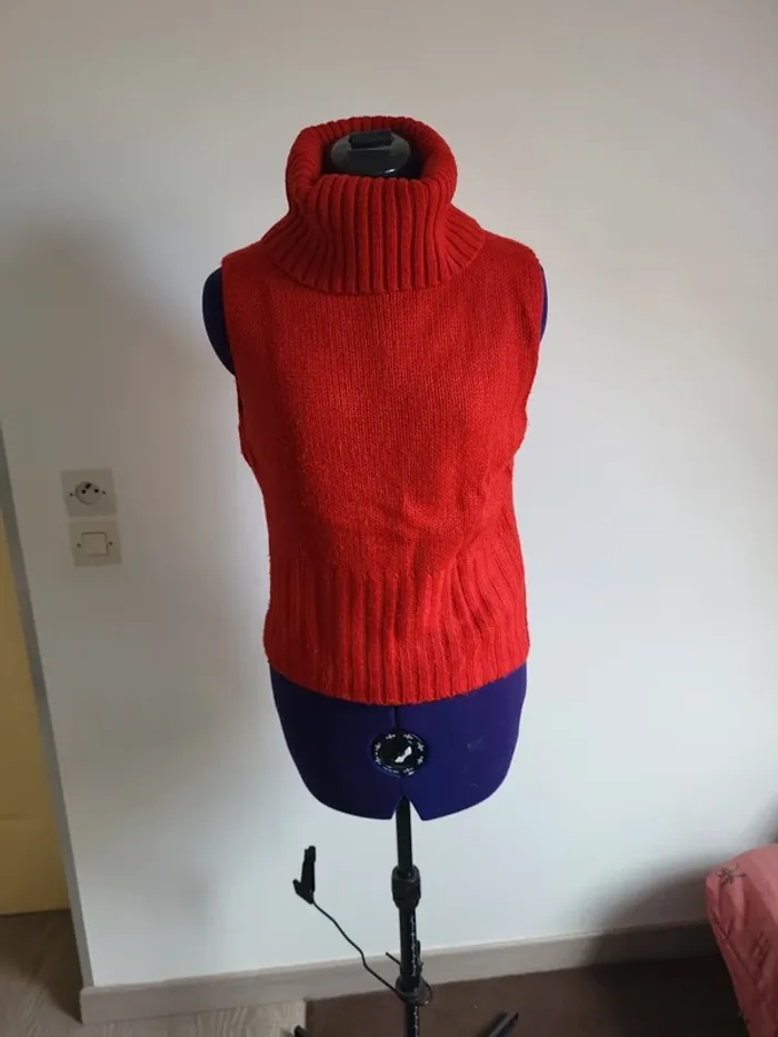 Pull col roulé sans manches