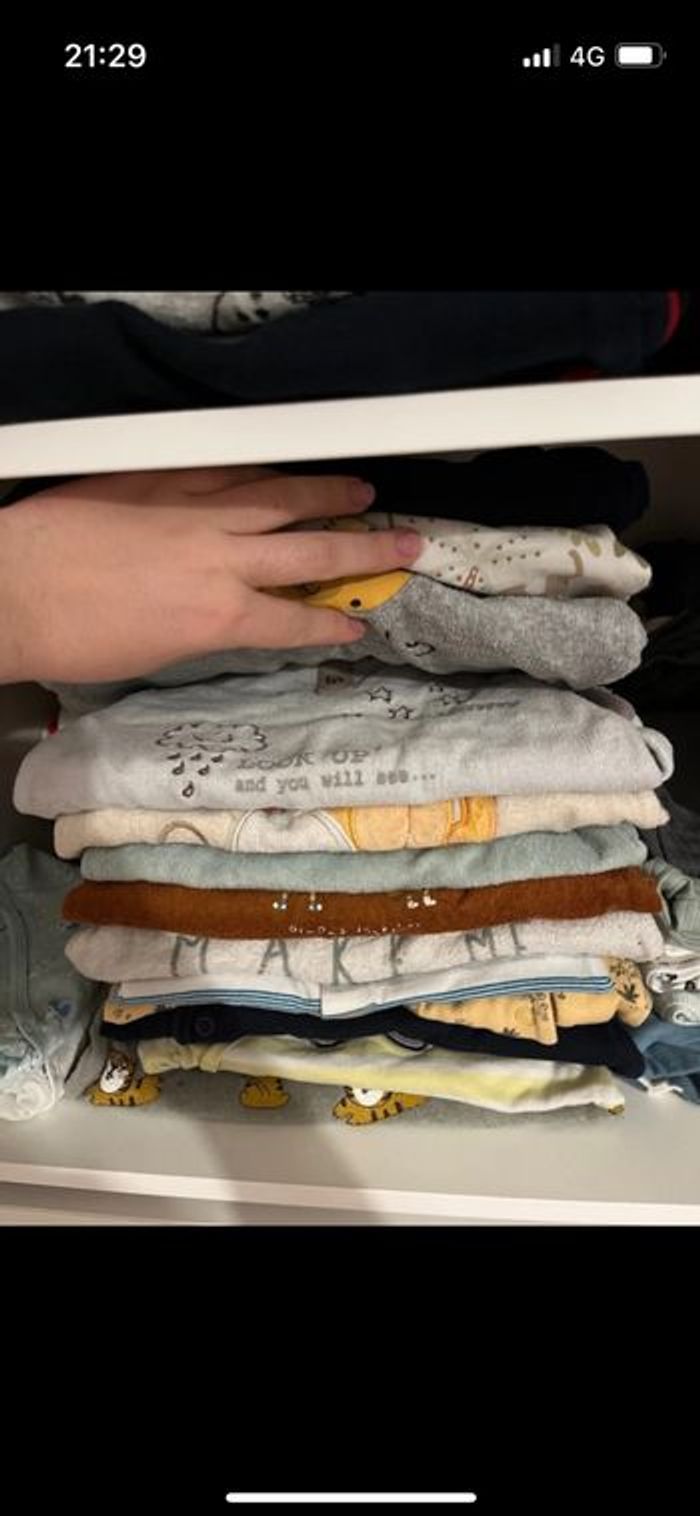 Lot 13 pyjamas 9 mois - photo numéro 2