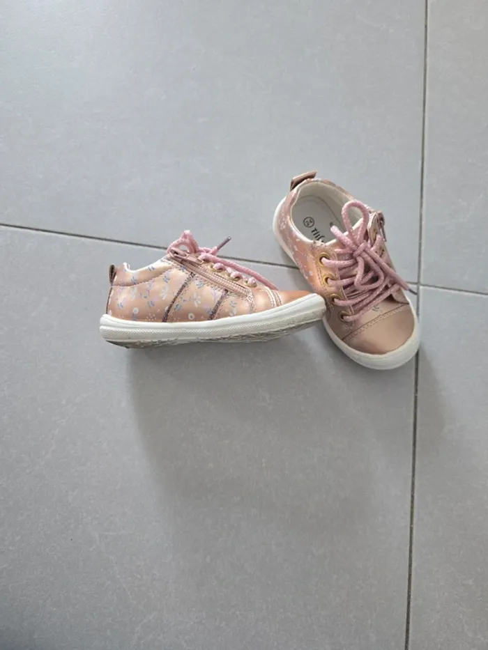 Chaussure taille 24 - photo numéro 2