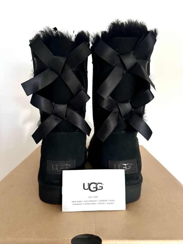 Bottes UGG Bailey Bow II originales noires neuves taille 39 - photo numéro 6
