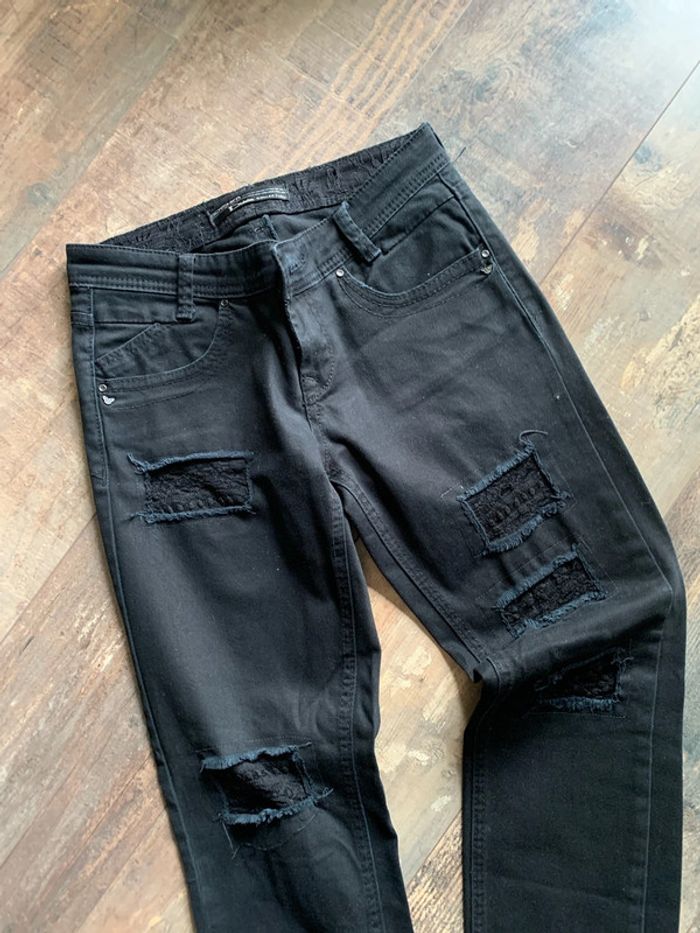 Jeans noir troués jolies poches arrière - photo numéro 3