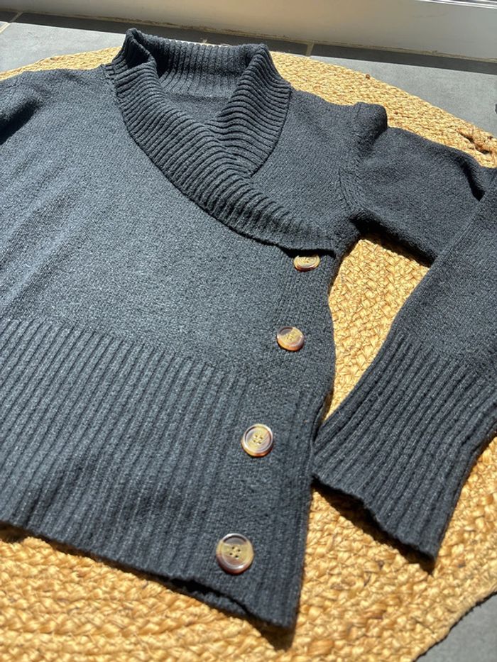 Pull noir - photo numéro 3