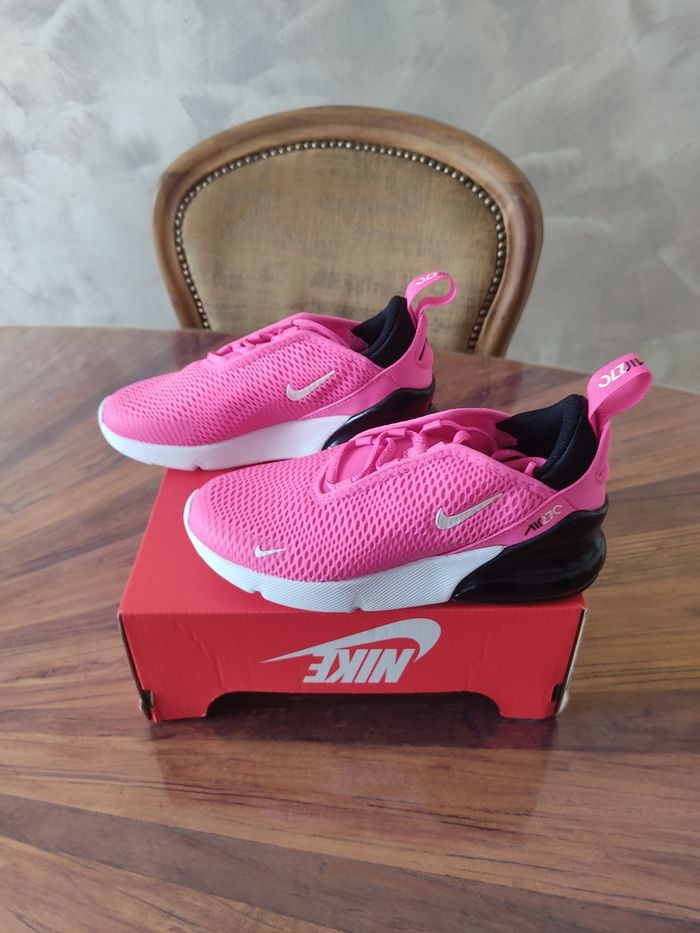 Baskets Nike air max 270 T 32