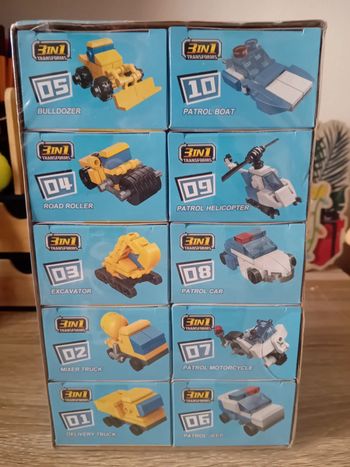 Lot de 10 boîtes de lego brick police et engin de chantier neufs