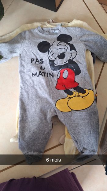 Lot pijamas disney 6 mois