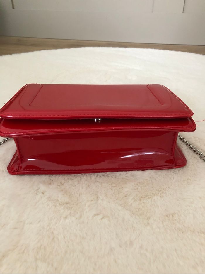 Sac vernis rouge chaînette argentée - photo numéro 4