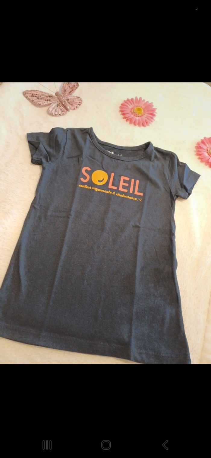 T.shirt fille taille 5 ans