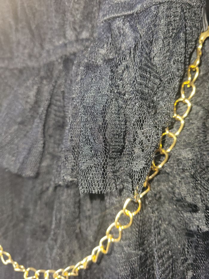 Jolie robe en dentelle longueur 67 cm avec doublure a l'intérieur - photo numéro 5