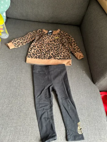 Ensemble legging et sweat Nike bebe fille, 18 mois
