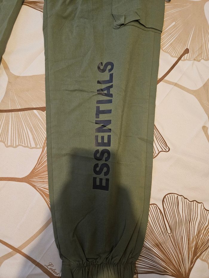 Jogging essentials M neuf - photo numéro 3