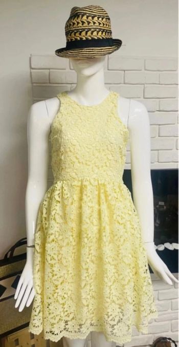 Robe chic Zara en dentelle taille M