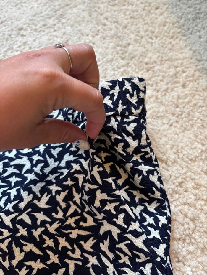 Short bleu marine et blanc motif oiseau Zara taille XS - photo numéro 3
