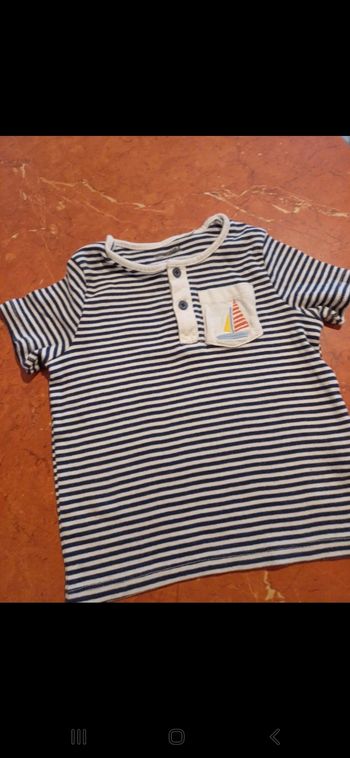 T.shirt bébé taille 12 mois