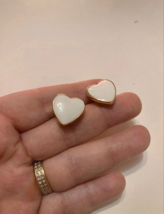 Boucles d’oreilles NEUVES pour femme forme de cœurs couleur blanc - photo numéro 3