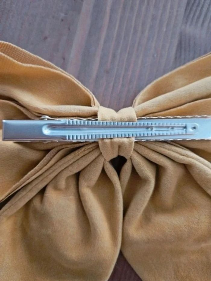 Pince nœud en velours ocre / moutarde Sézane - photo numéro 5