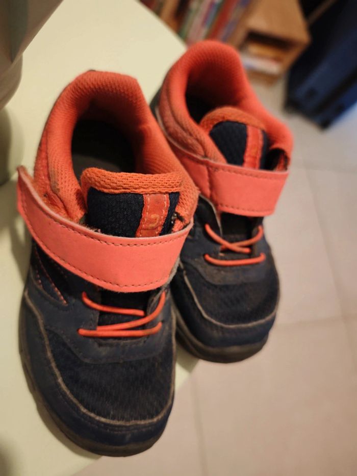 Chaussures de randonnée taille 28 - photo numéro 2